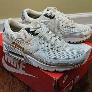 Nike women's Air Max 90 size 7